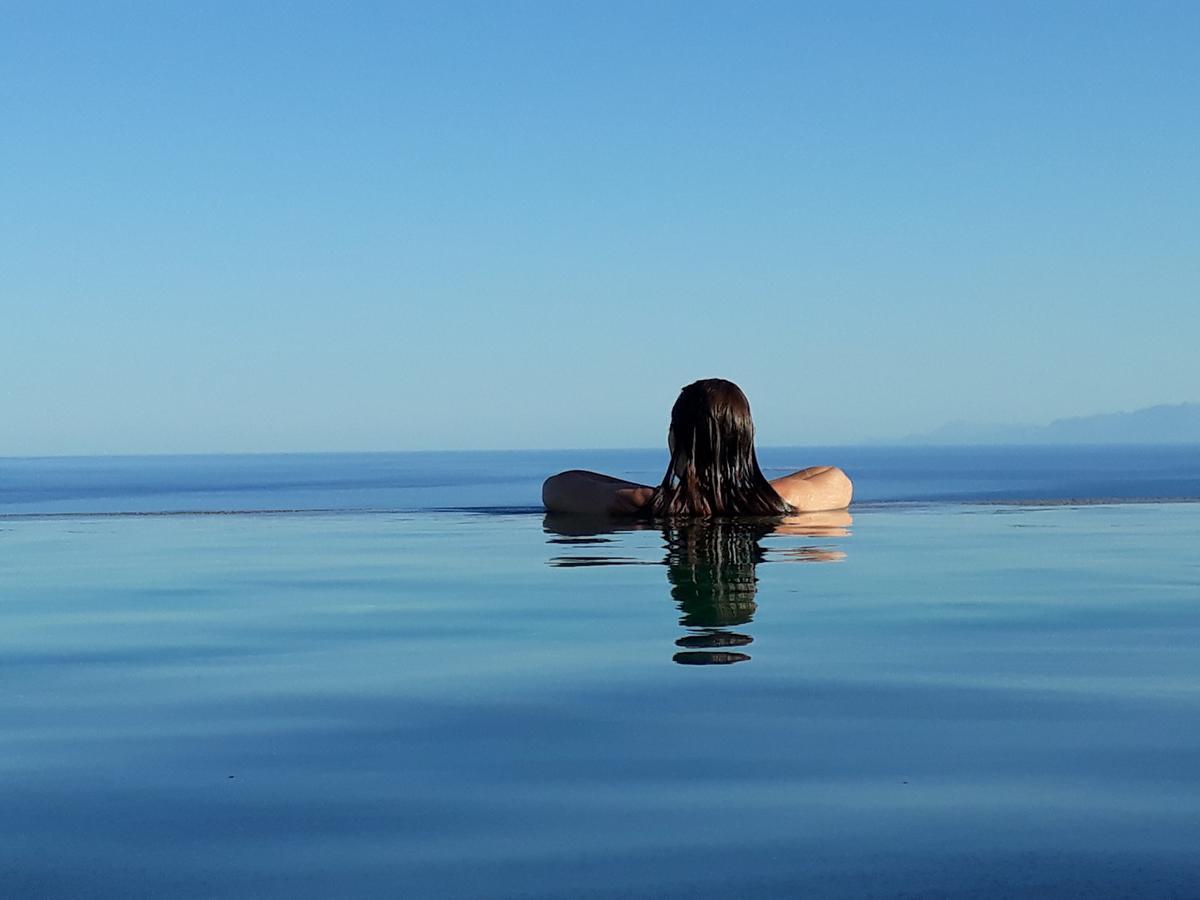 The Infinity 180 Luxury Suites Milia Luaran gambar
